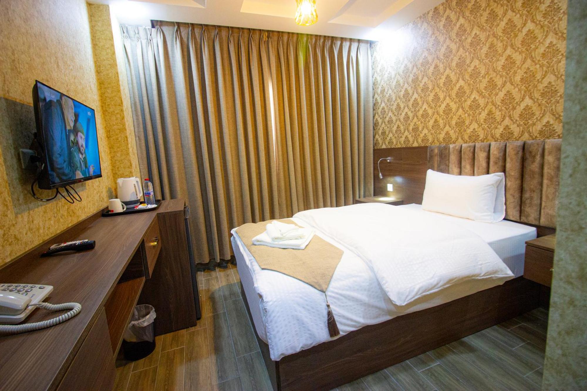Beirut Hotel 2 New Amman Bagian luar foto