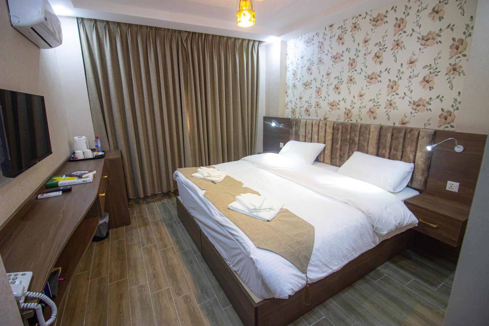 Beirut Hotel 2 New Amman Bagian luar foto