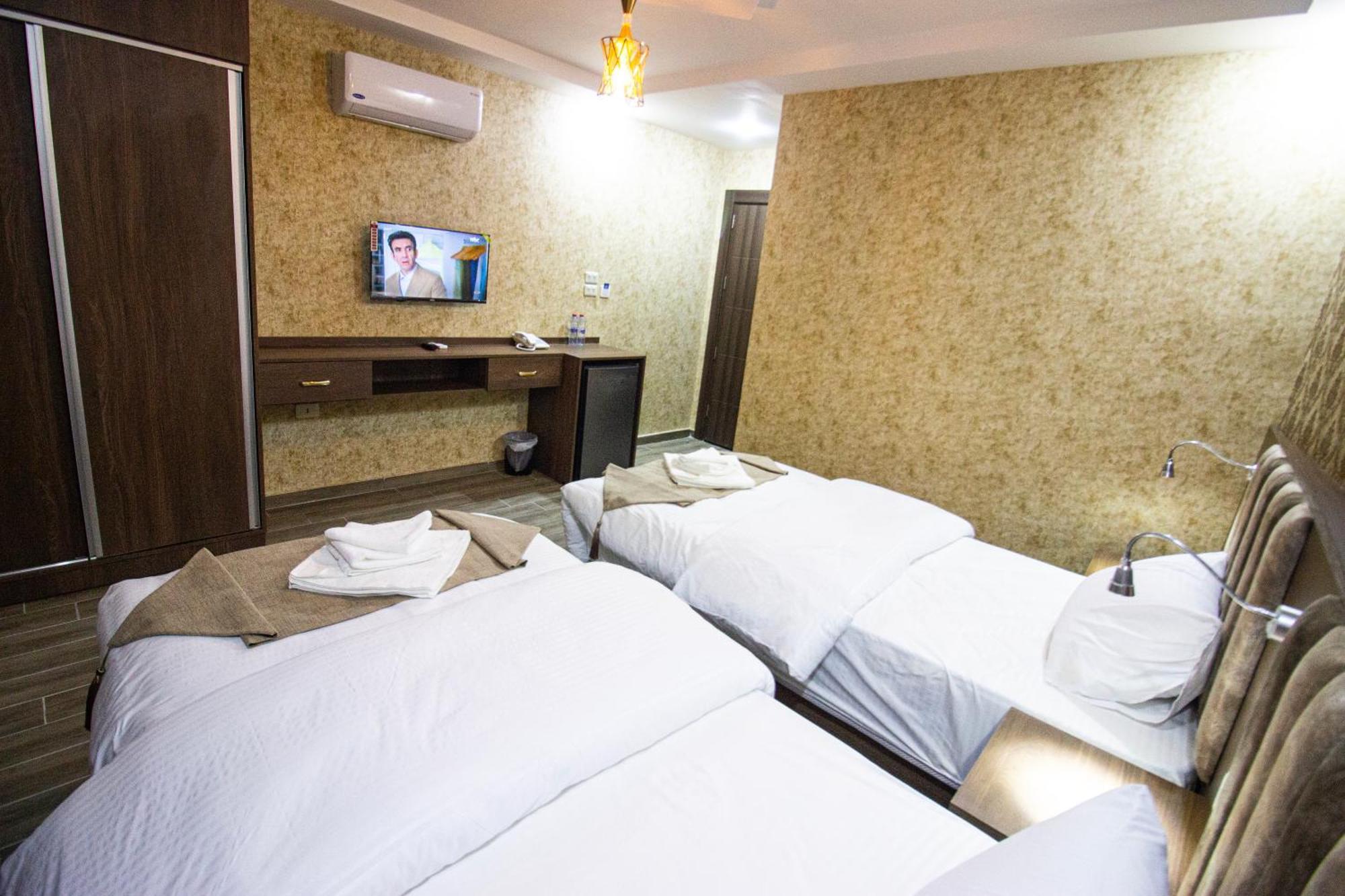 Beirut Hotel 2 New Amman Bagian luar foto