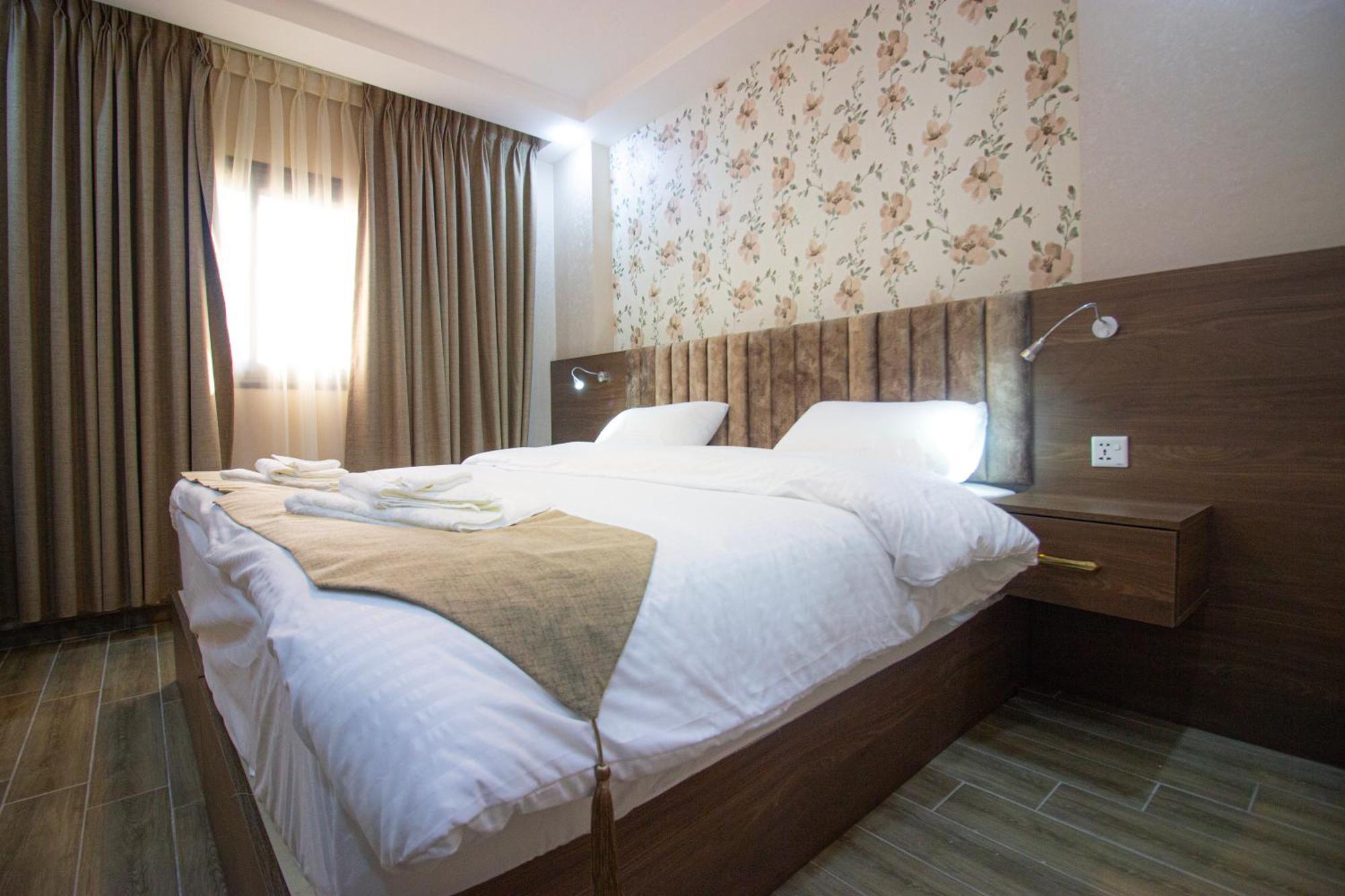 Beirut Hotel 2 New Amman Bagian luar foto